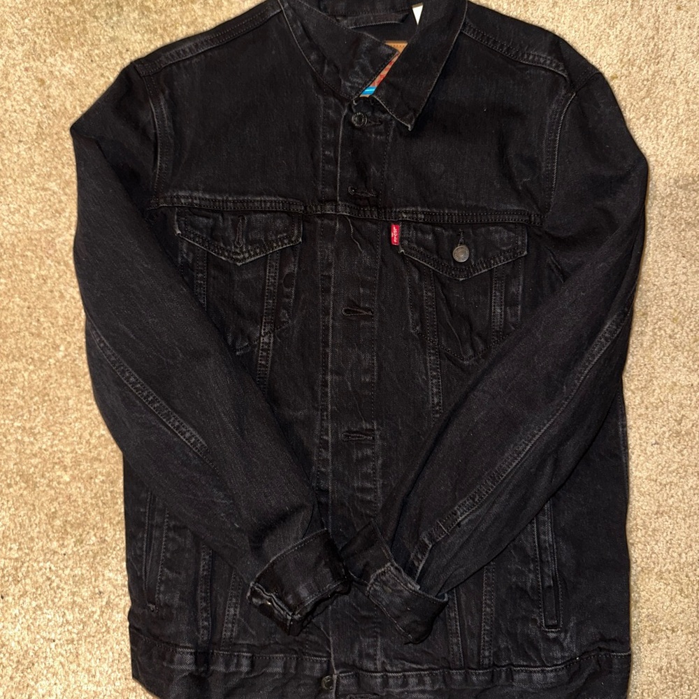 All black regular fit Levi jean jacket